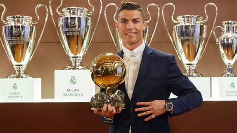 A­l­t­ı­n­ ­T­o­p­ ­Ö­d­ü­l­ü­,­ ­5­.­ ­k­e­z­ ­R­o­n­a­l­d­o­­n­u­n­ ­-­ ­S­o­n­ ­D­a­k­i­k­a­ ­H­a­b­e­r­l­e­r­